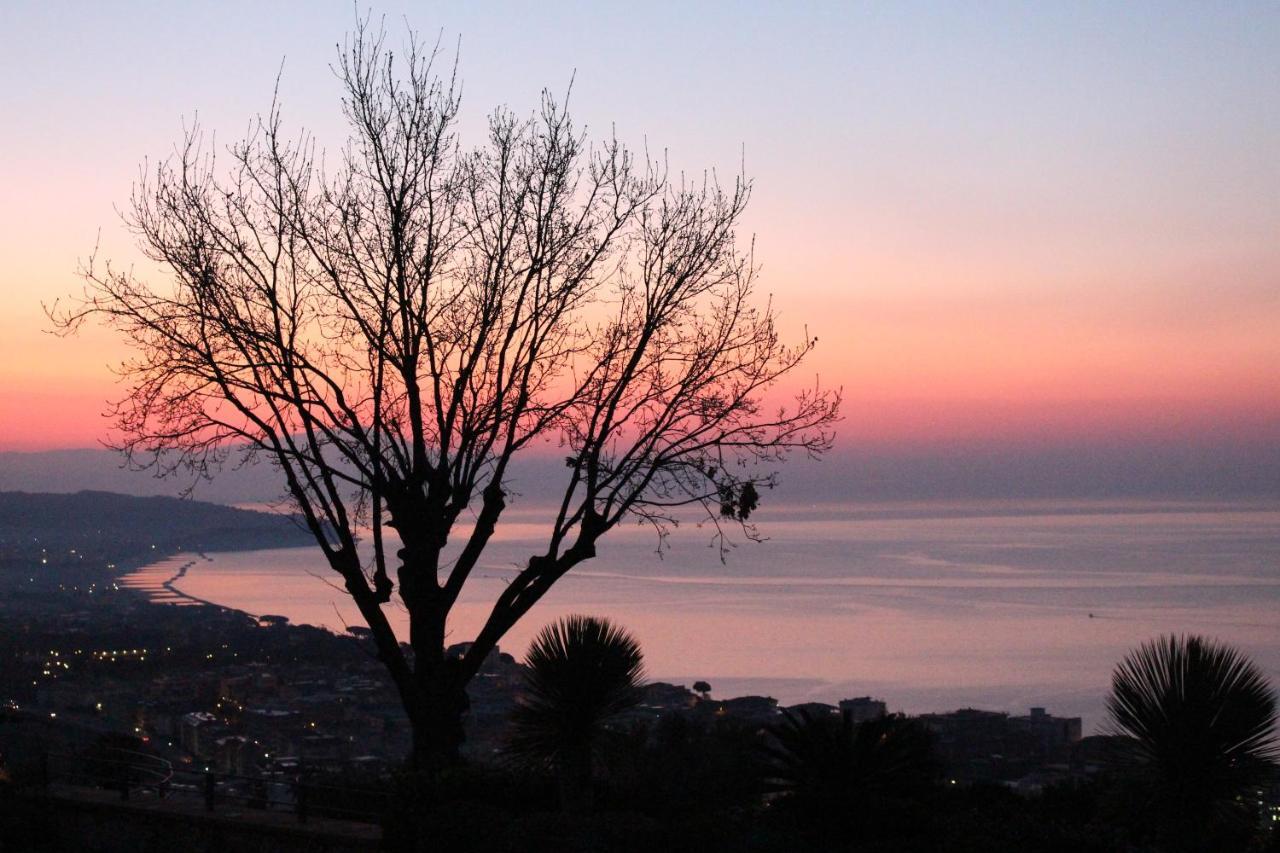 Villa Treglia B&B ฟอร์เมีย ภายนอก รูปภาพ